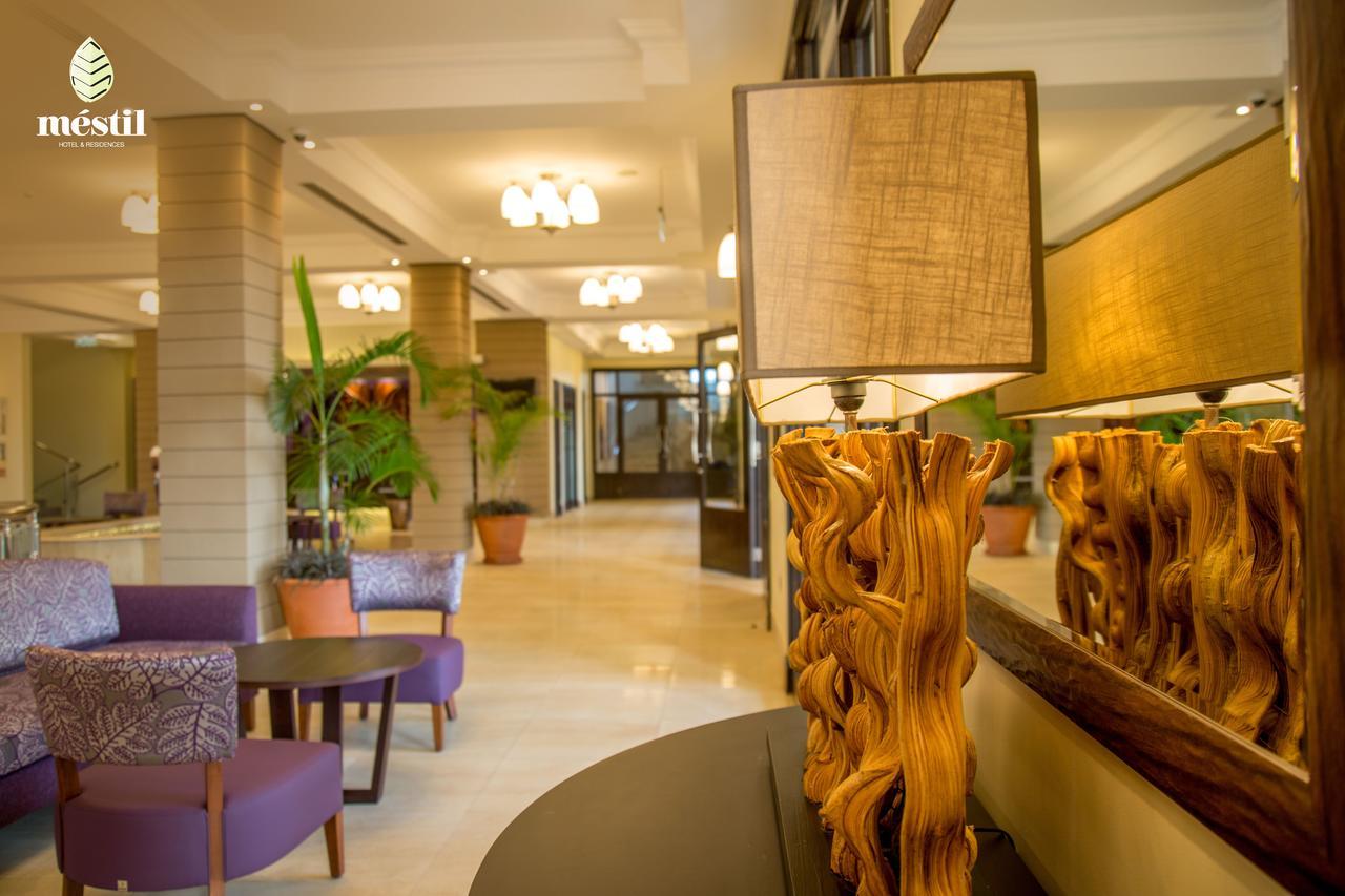 Mestil Hotel & Residences Кампала Екстериор снимка