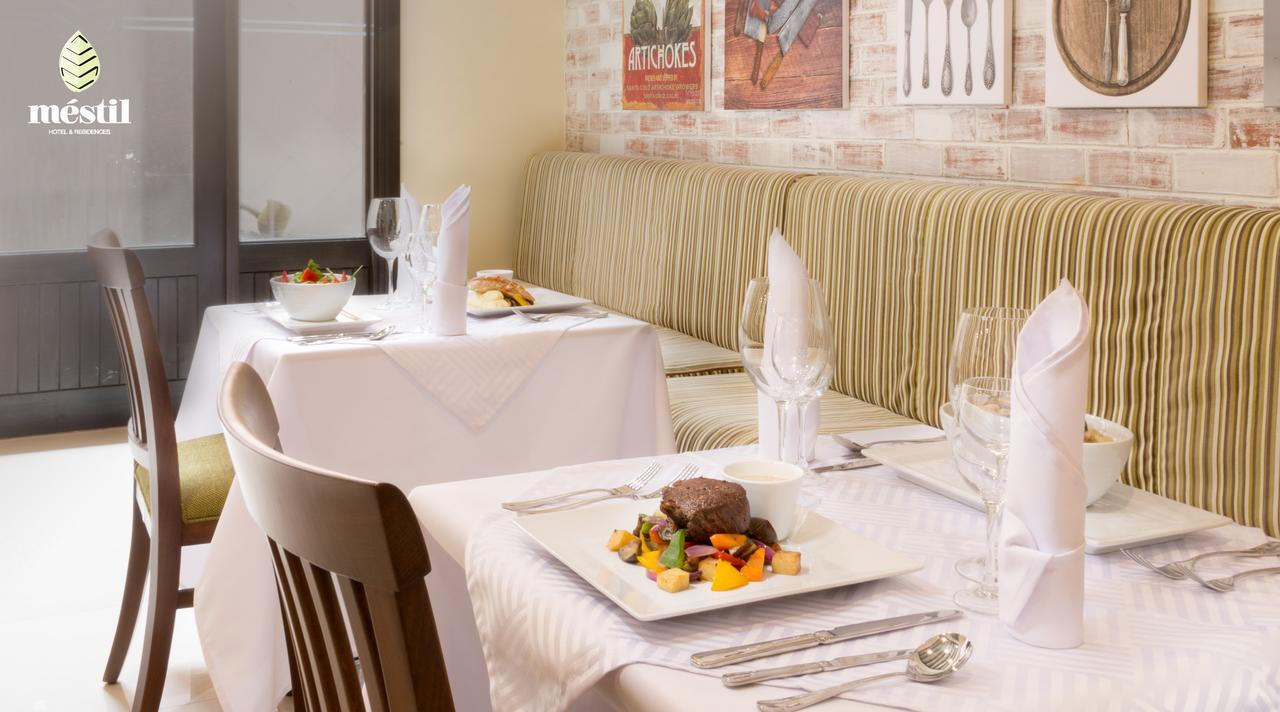 Mestil Hotel & Residences Кампала Екстериор снимка