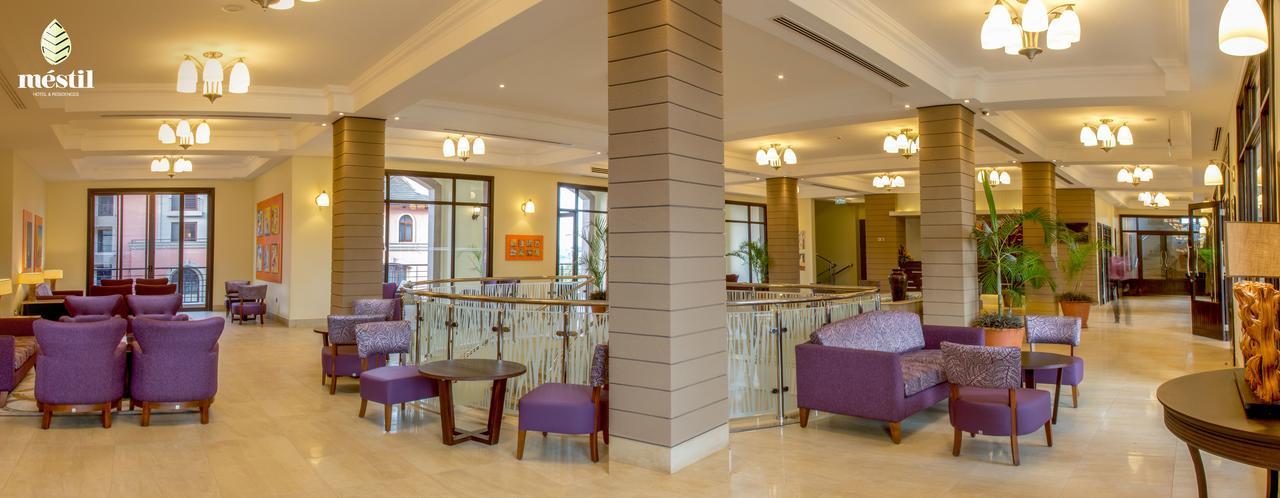 Mestil Hotel & Residences Кампала Екстериор снимка