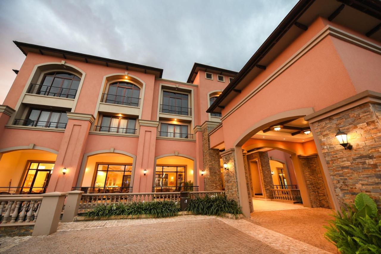 Mestil Hotel & Residences Кампала Екстериор снимка