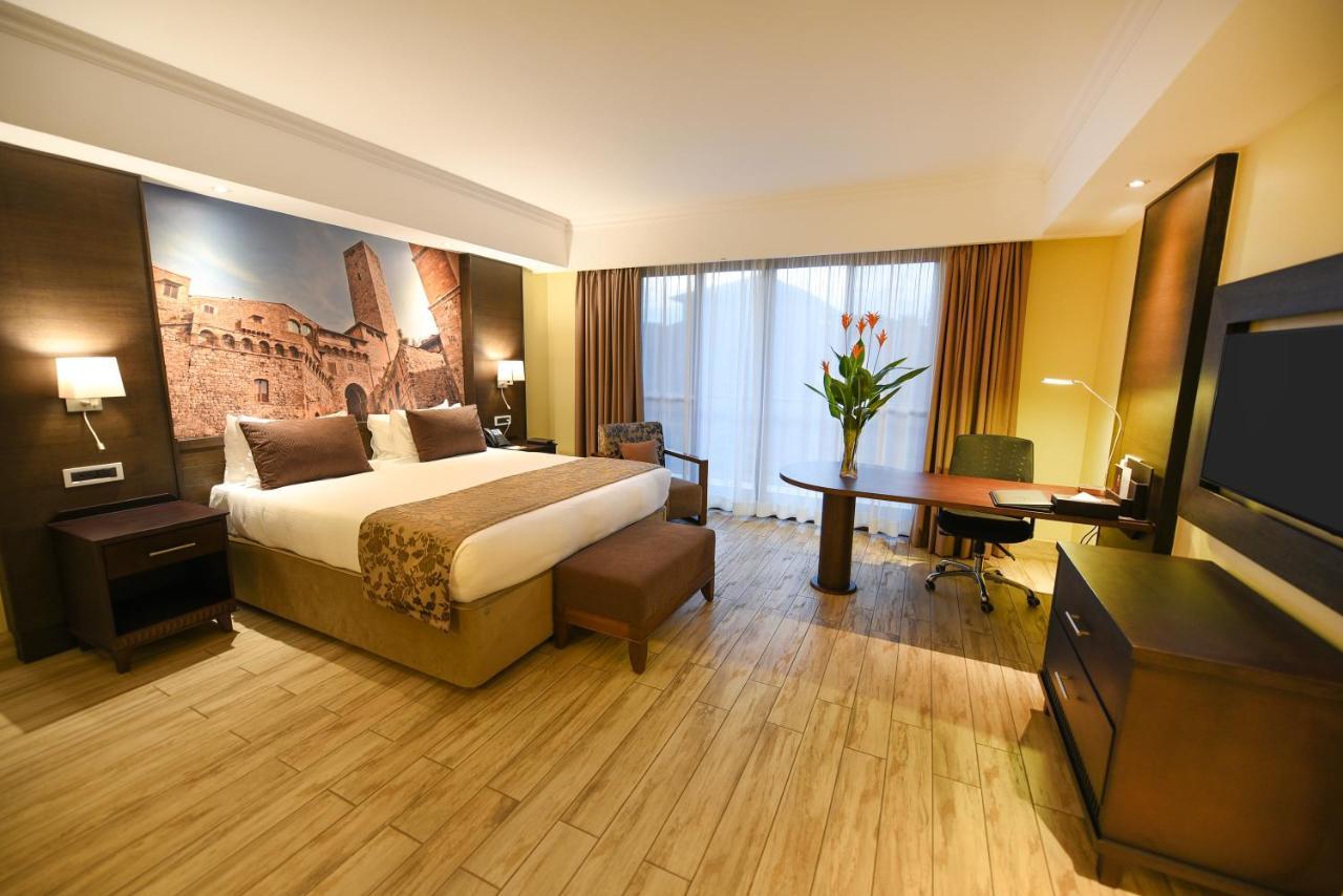 Mestil Hotel & Residences Кампала Екстериор снимка