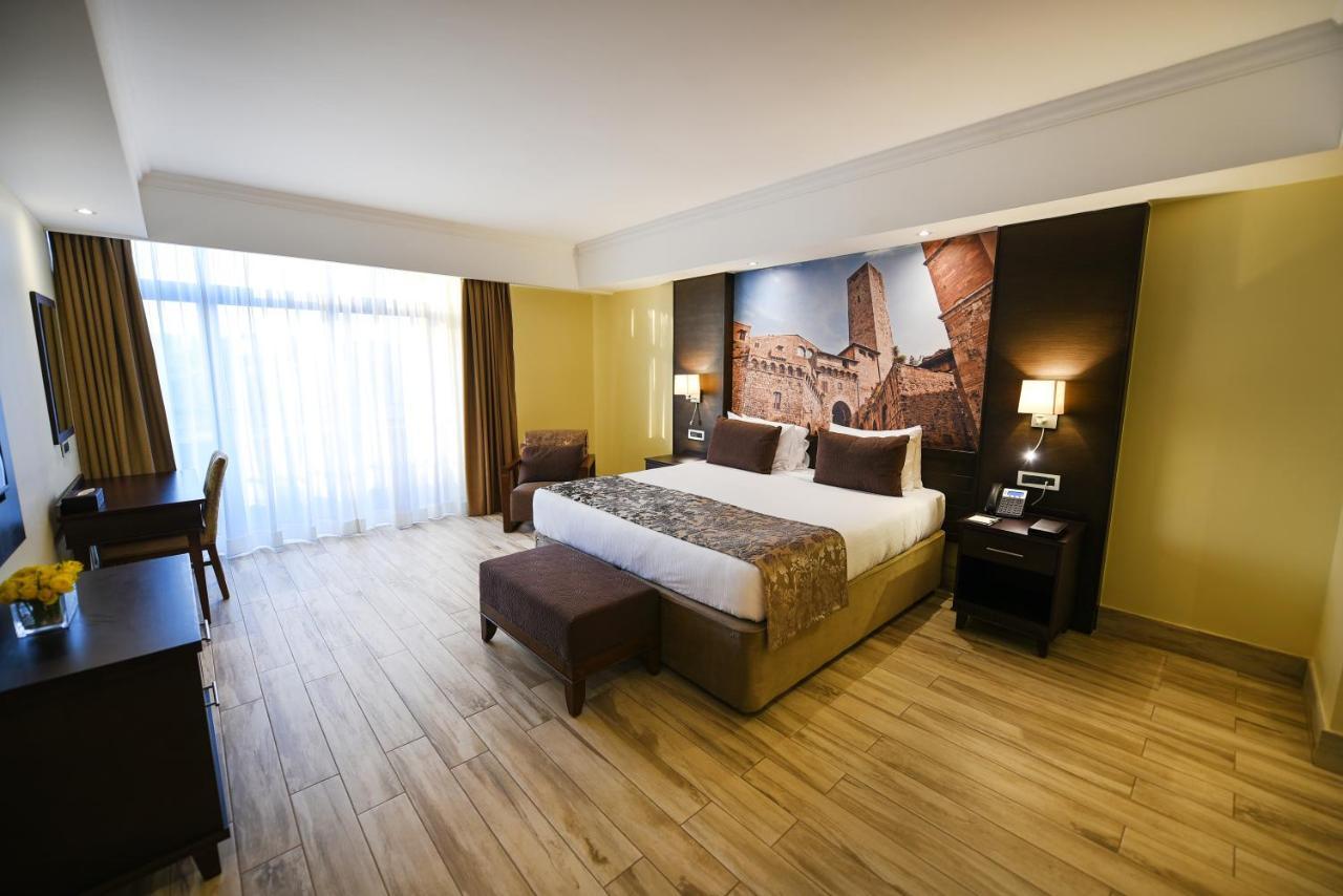Mestil Hotel & Residences Кампала Екстериор снимка