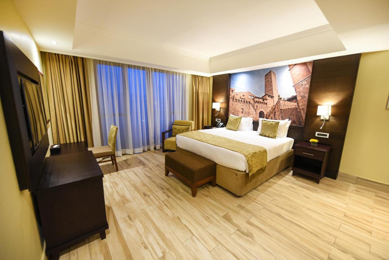 Mestil Hotel & Residences Кампала Екстериор снимка