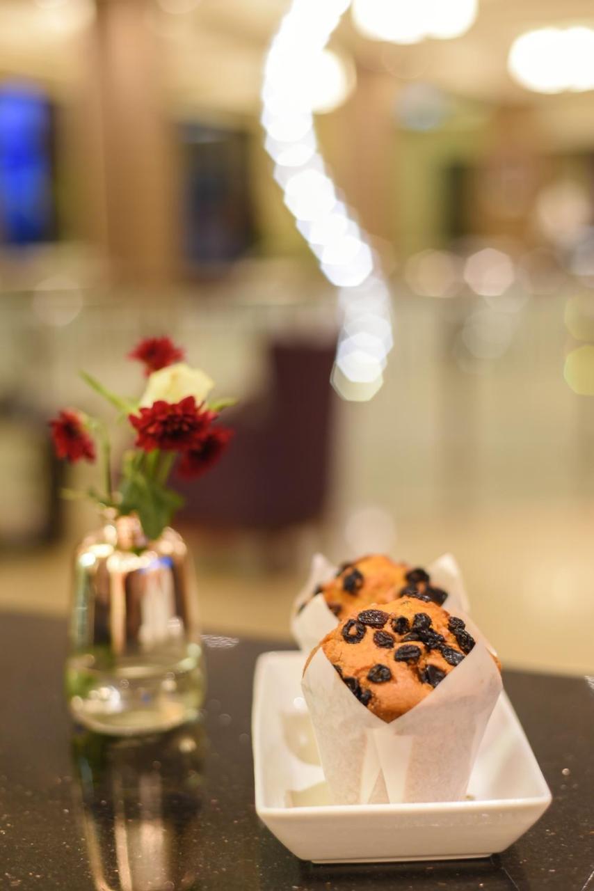 Mestil Hotel & Residences Кампала Екстериор снимка