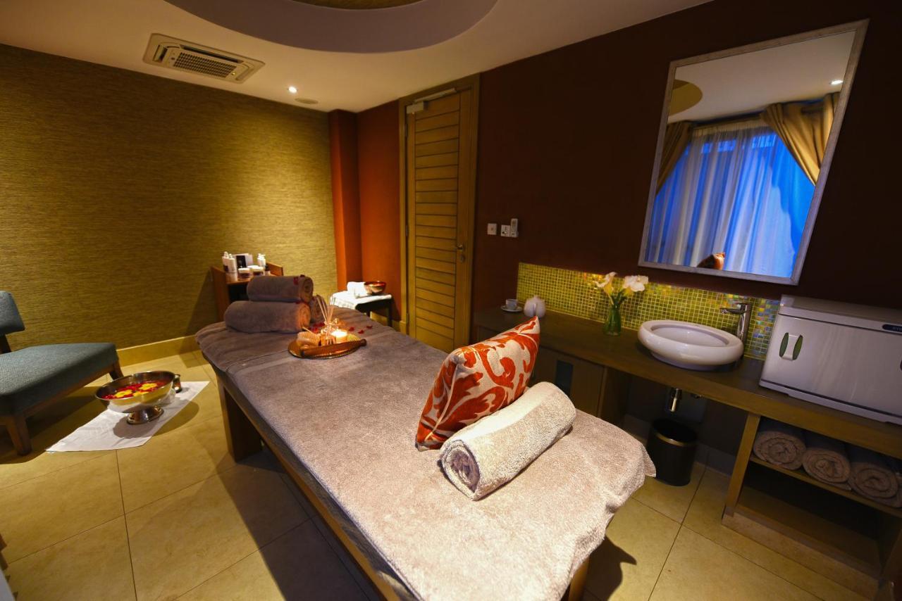 Mestil Hotel & Residences Кампала Екстериор снимка